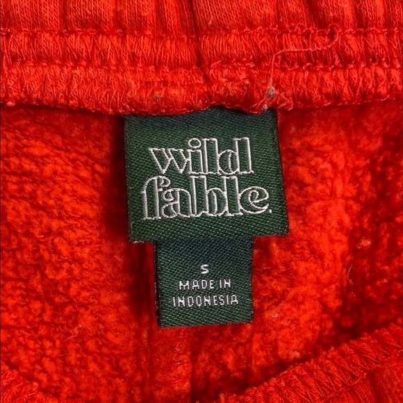 Wild Fable Small Red Women's Shorts with White Trim - Picture 2 of 4